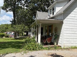 546 E Rebecca St in Fayetteville, AR - Building Photo - Building Photo