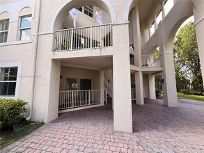 11605 NW 89th St in Doral, FL - Building Photo - Building Photo