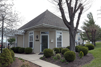 Country Walk Apartments in Camp Hill, PA - Building Photo - Building Photo