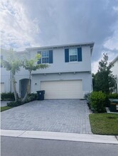 4327 Hammock Grove Dr in Greenacres, FL - Building Photo - Building Photo