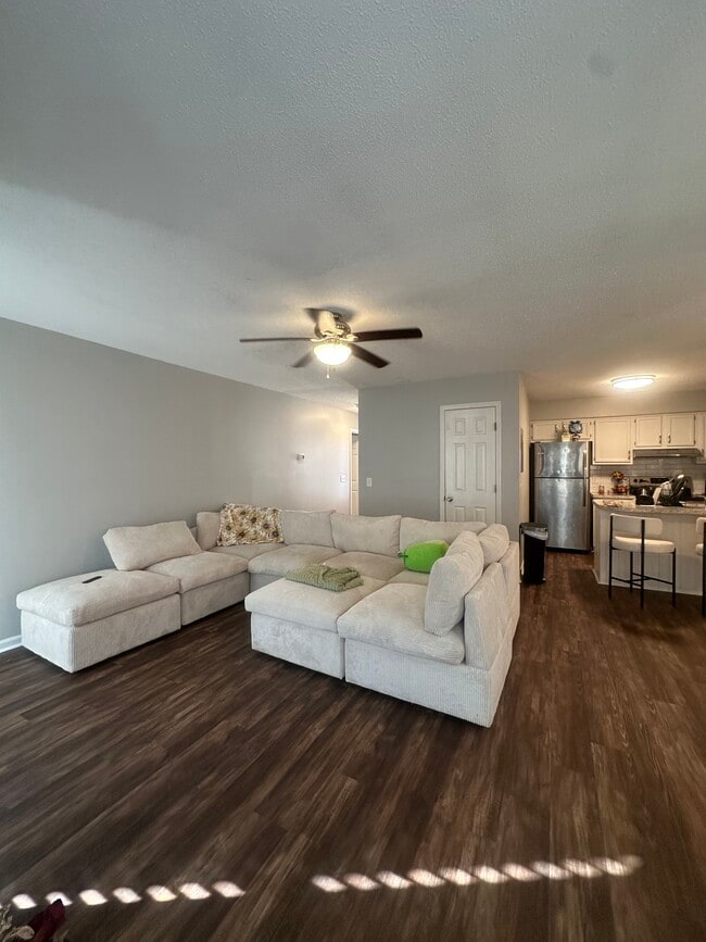 122 W Victoria Ct, Unit C in Greenville, NC - Foto de edificio - Building Photo