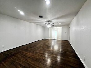 111 Jasmine St in Lake Jackson, TX - Building Photo - Building Photo
