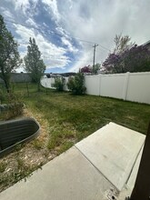 5353 Harvest Mill Dr in West Jordan, UT - Foto de edificio - Building Photo