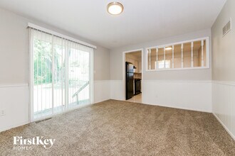 6712 Manchester Ave in Kansas City, MO - Foto de edificio - Building Photo