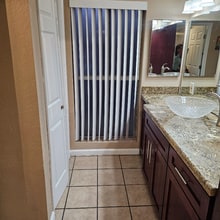 101 W Olive Ave in La Habra, CA - Foto de edificio - Building Photo