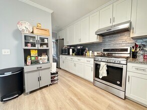 1 Vincent Ave in Belmont, MA - Building Photo - Building Photo