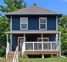 3627 Woodland Ave in Kansas City, MO - Building Photo