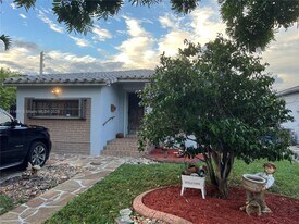 189 Glendale Dr in Miami Springs, FL - Building Photo