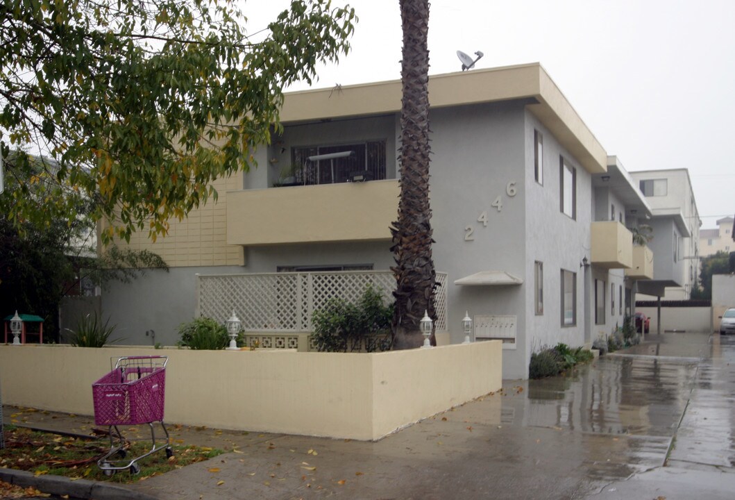 2446 Purdue Ave in Los Angeles, CA - Building Photo