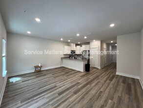 9427 Nature Creek Blvd in Bellview, FL - Building Photo - Building Photo