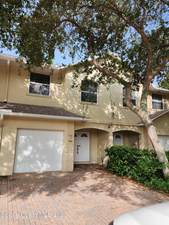 7958 Evelyn Ct in Cape Canaveral, FL - Building Photo