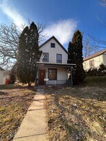 1506 Esplanade Ave in Davenport, IA - Building Photo