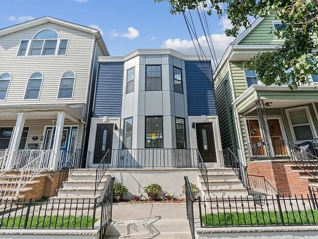 property at 133 W 4th St