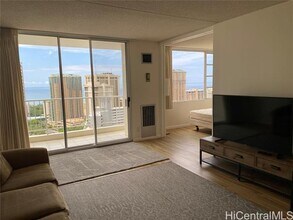 400 Hobron Ln in Honolulu, HI - Building Photo - Building Photo