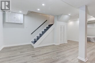 12 Woolen Mill Rd in Markham, ON - Building Photo - Building Photo
