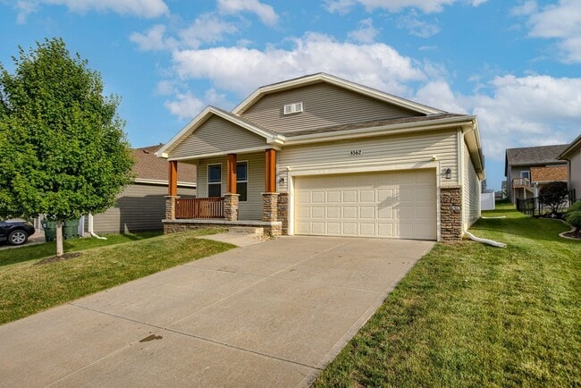 8562 King St in Omaha, NE - Building Photo - Building Photo