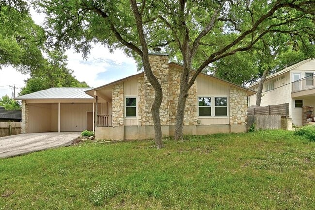 property at 2003 Arthur Ln