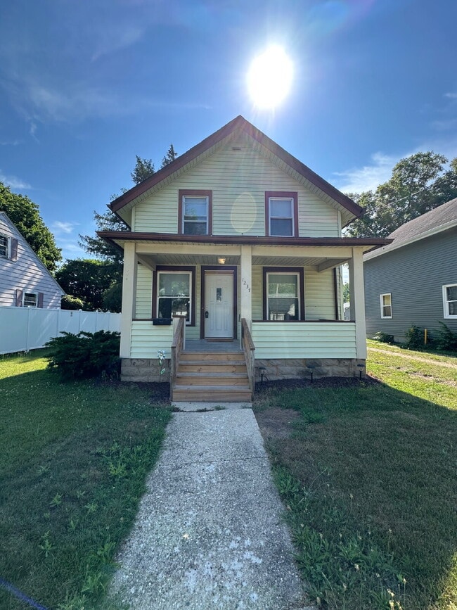 property at 1237 8th St