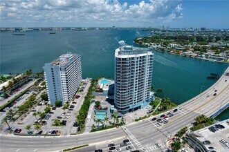 1881 79th Street Causeway in Miami Beach, FL - Building Photo - Building Photo