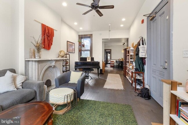 property at 2318 E York St