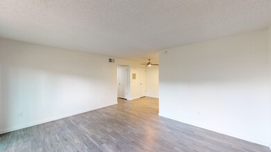 430 Alameda del Prado in Novato, CA - Building Photo - Building Photo