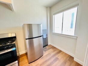 360 W Ocean Blvd in Long Beach, CA - Building Photo - Building Photo