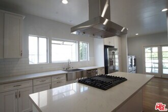 830 3rd Ave in Los Angeles, CA - Building Photo - Building Photo