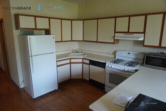 1255 W Devon Ave in Chicago, IL - Building Photo - Building Photo
