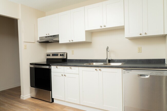 Windermere Place in London, ON - Building Photo - Building Photo