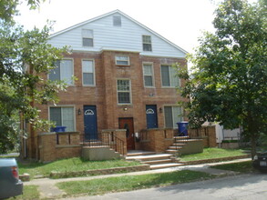 232 S Monroe Ave, Unit B in Columbus, OH - Foto de edificio - Building Photo