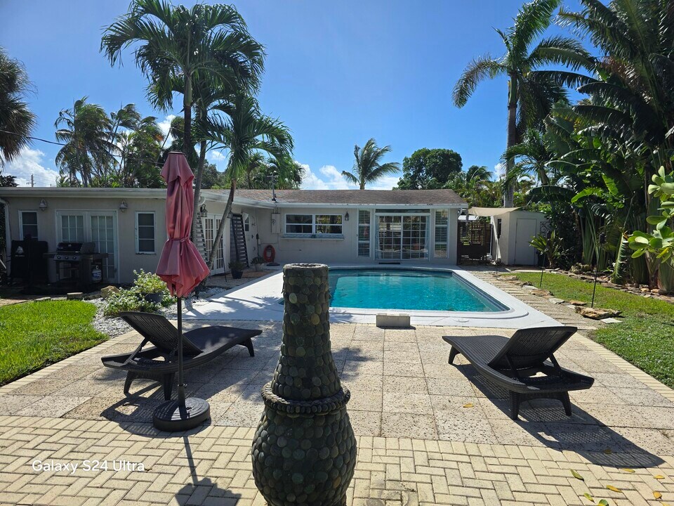 125 NW 10th St in Boca Raton, FL - Building Photo
