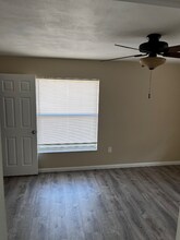 7504 Greybirch Terrace in Port Richey, FL - Foto de edificio - Building Photo