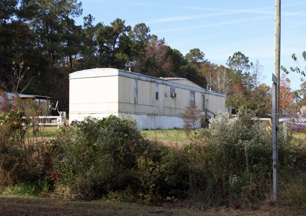 450 Porters Lane Rd in Rocky Point, NC - Building Photo