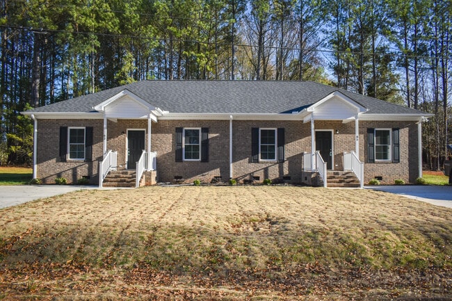 83 Cunningham Rd, Unit 97 in Woodruff, SC - Building Photo - Building Photo