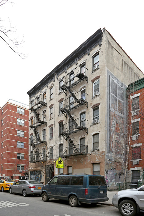 507-509 E 11th St in New York, NY - Building Photo