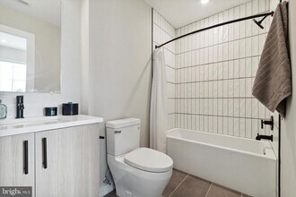 308 W Chelten Ave in Philadelphia, PA - Building Photo - Building Photo