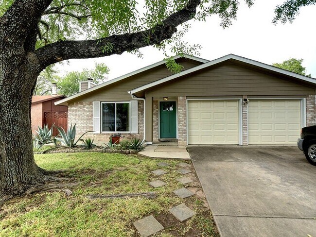 11108 Applewood Dr