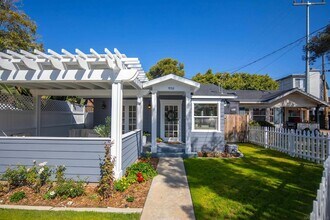 950 Olive Ave in Coronado, CA - Foto de edificio - Building Photo