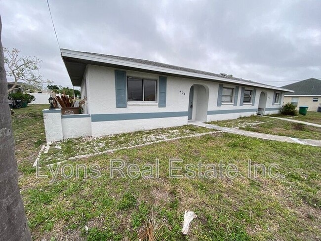 431 Hancock Bridge Pkwy in Cape Coral, FL - Foto de edificio - Building Photo