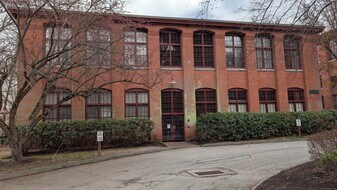 839 Main St in Torrington, CT - Building Photo