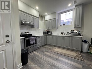 118 Jura Cres in Brampton, ON - Building Photo - Building Photo