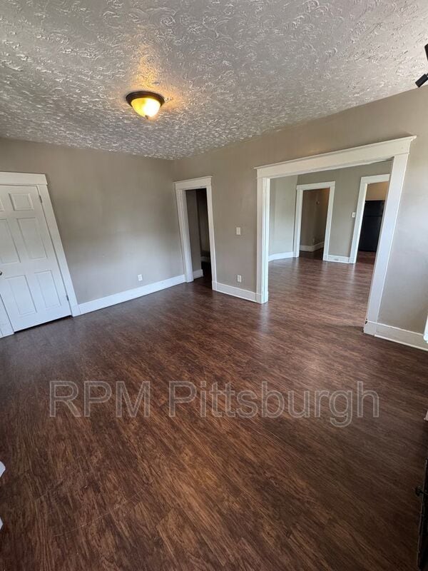 311-313 W Burgess St