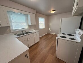 1016 Fieldcrest Dr in Menasha, WI - Building Photo - Building Photo