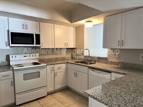 801 Del Prado Dr in Kissimmee, FL - Building Photo - Building Photo