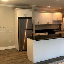 9350 SW 77th Ave in Miami, FL - Building Photo - Building Photo