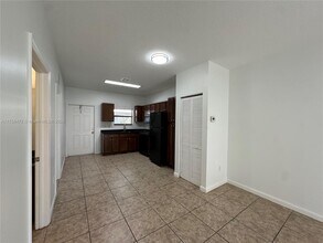 1035 NE 10th Ave in Fort Lauderdale, FL - Building Photo - Building Photo