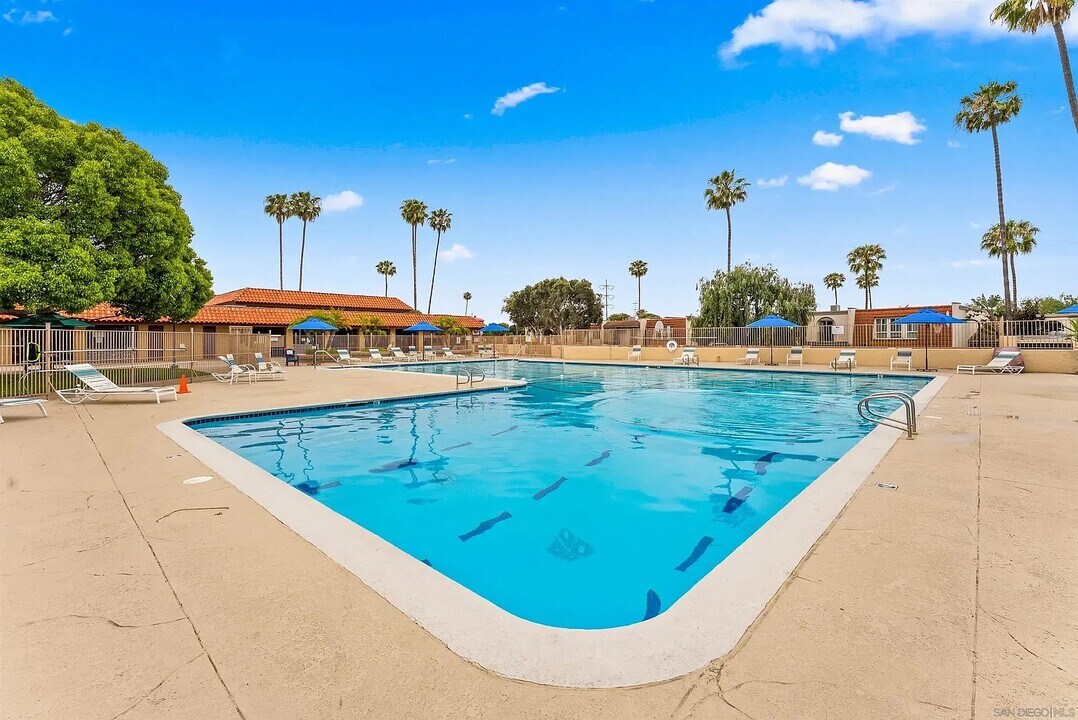 5397 Balboa Ave in San Diego, CA - Building Photo