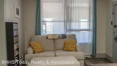 137 W Tomichi Ave-Unit -Apt 1-3 in Gunnison, CO - Building Photo - Building Photo