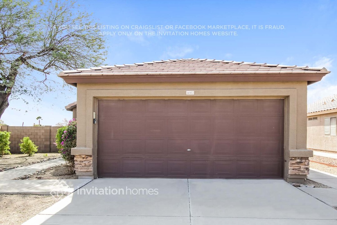 16502 N 158th Ave in Surprise, AZ - Building Photo