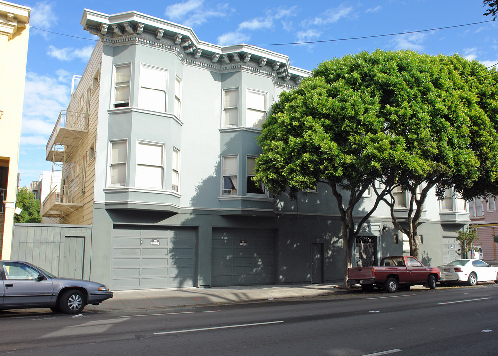 1000 Oak Street in San Francisco, CA - Building Photo